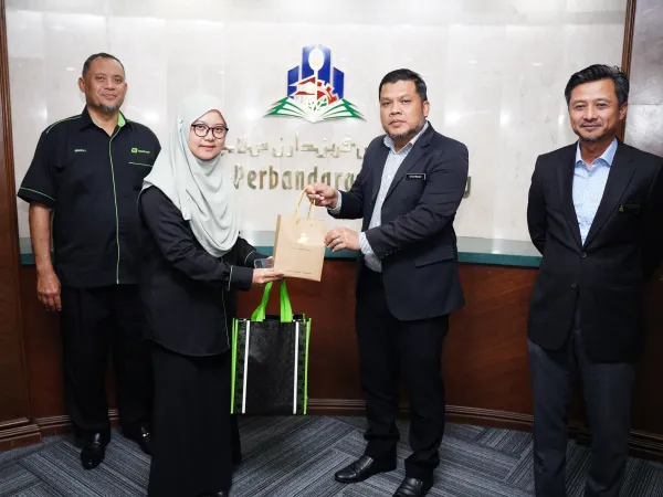 KUNJUNG HORMAT TABUNG HAJI BATU CAVES