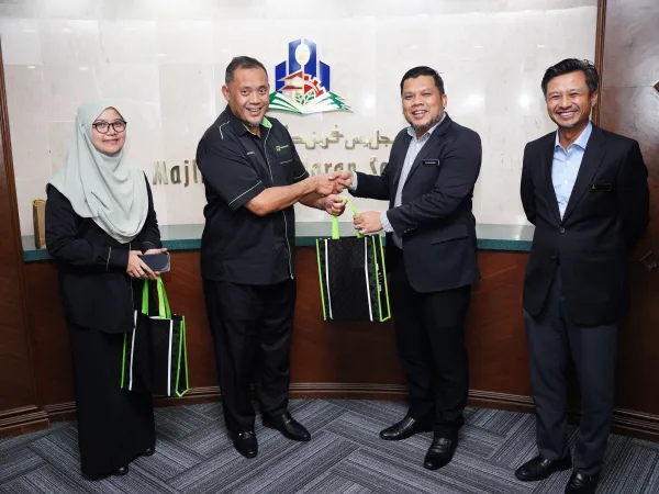 KUNJUNG HORMAT TABUNG HAJI BATU CAVES