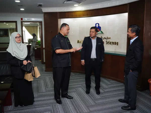 KUNJUNG HORMAT TABUNG HAJI BATU CAVES