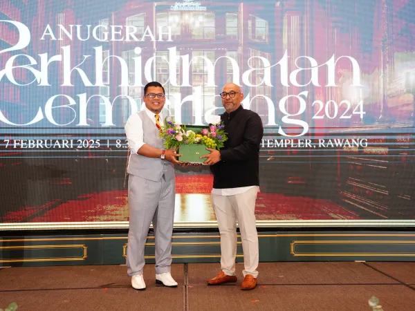 ANUGERAH PERKHIDMATAN CEMERLANG