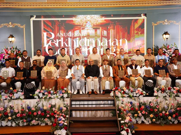 ANUGERAH PERKHIDMATAN CEMERLANG