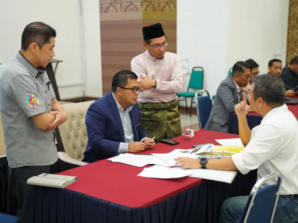 Hari Bertemu Pelanggan