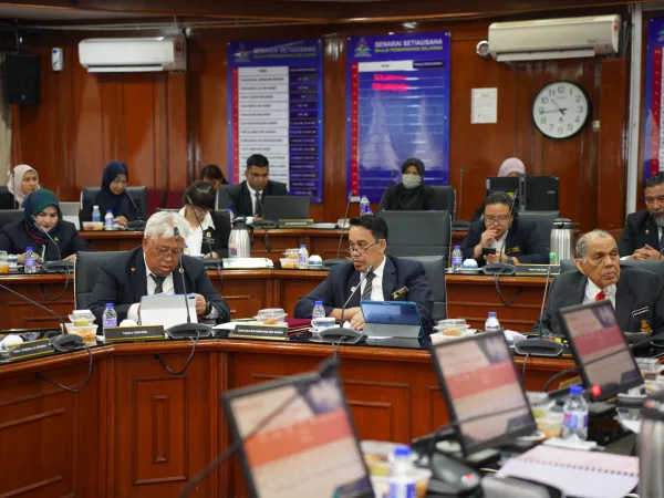 Mesyuarat Majlis April