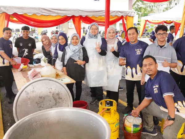 Riuh Rendah Bubur Lambuk MPS