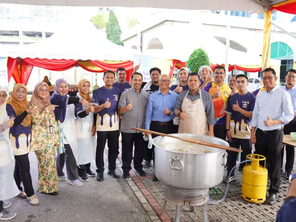 Riuh Rendah Bubur Lambuk MPS