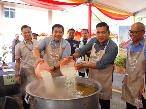 Riuh Rendah Bubur Lambuk MPS