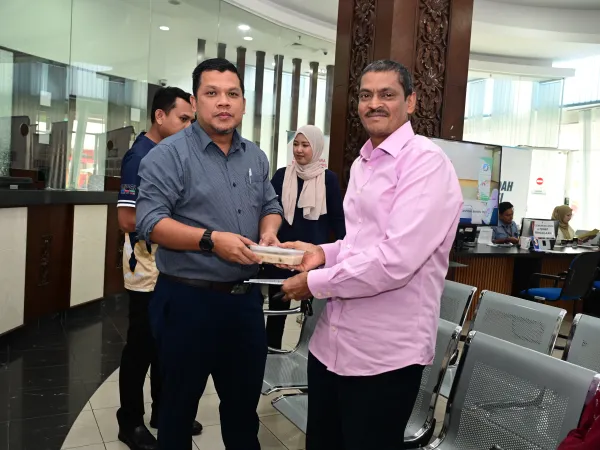 Serahan Bubur Lambuk YDP MPS