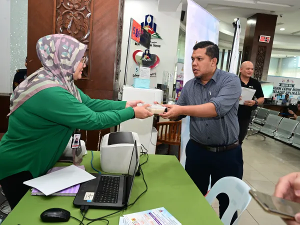 Serahan Bubur Lambuk YDP MPS
