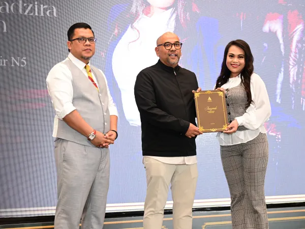 ANUGERAH PERKHIDMATAN CEMERLANG