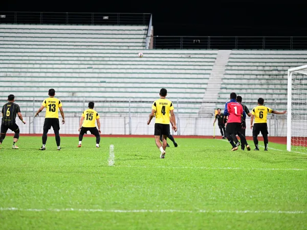 	PERLAWANAN BOLA SEPAK PERSAHABATAN ANTARA MPAJ & MPS
