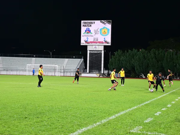 	PERLAWANAN BOLA SEPAK PERSAHABATAN ANTARA MPAJ & MPS