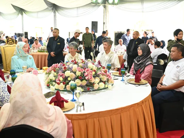 MAJLIS PERASMIAN WARNA WARNI BOTANI FESTIVAL FABRIKASI