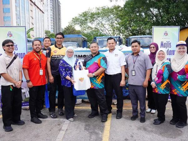 KEMPEN PENGUMPULAN BOTOL PLASTIK 100,000 KG SEMPENA JELAJAH ASPIRASI MALAYSIA 2025