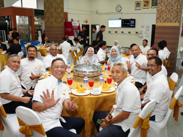 MAJLIS SIGN MOU DIANTARA MPS DAN KDEB