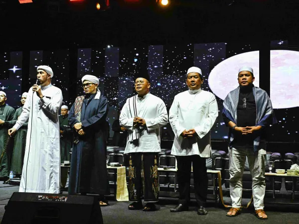 DARUL EHSAN BERSELAWAT
