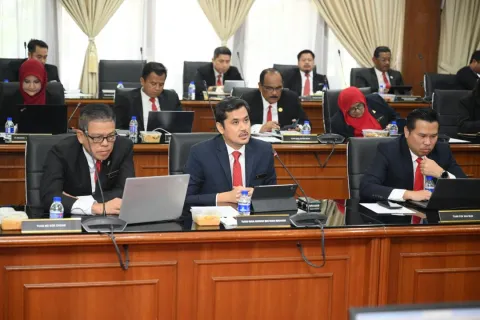 MESYUARAT MAJLIS BIL.1 24