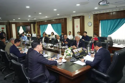LAWATAN DARI THU DUC, VIETNAM KE MPS