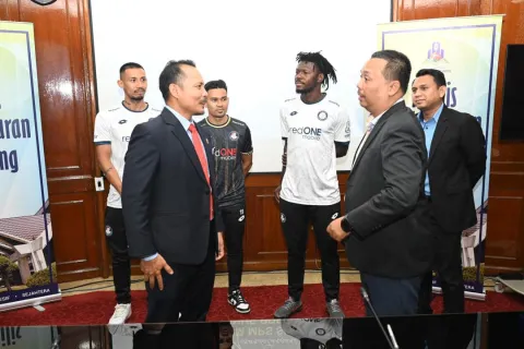 MAJLIS MENANDATANGANI MOU STADIUM MPS