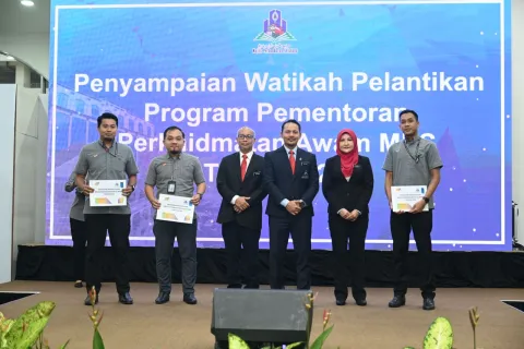 PERHIMPUNAN BULAN MEI